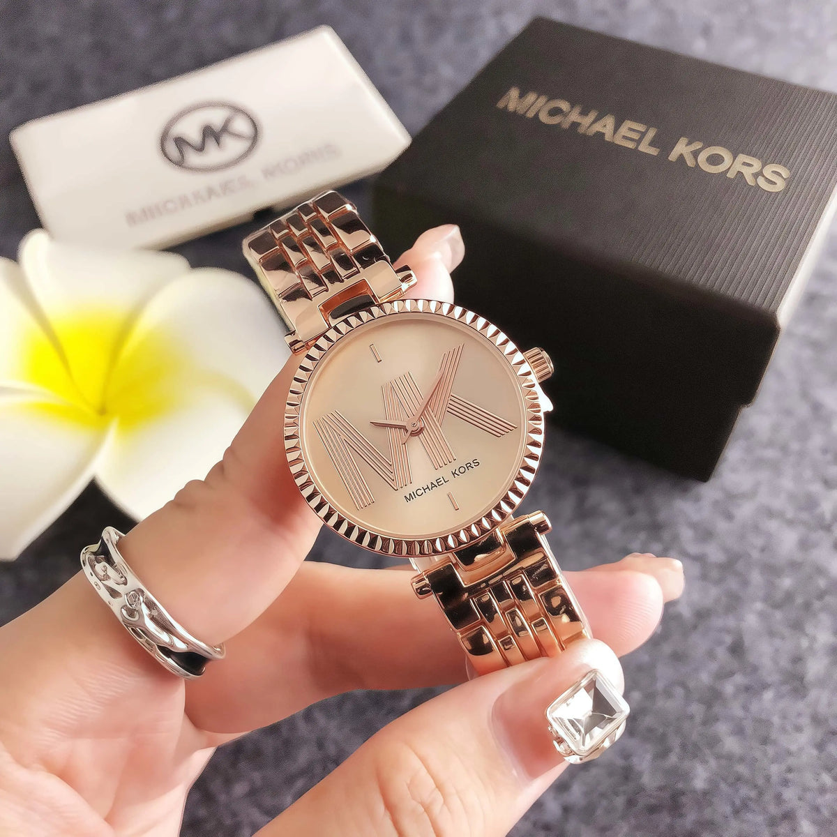 Brand New Michael Kors Women's Luxury and Elegant Alloy Chronograph Watch Bag, Diamond-Studded Design, Women's Stylish Business