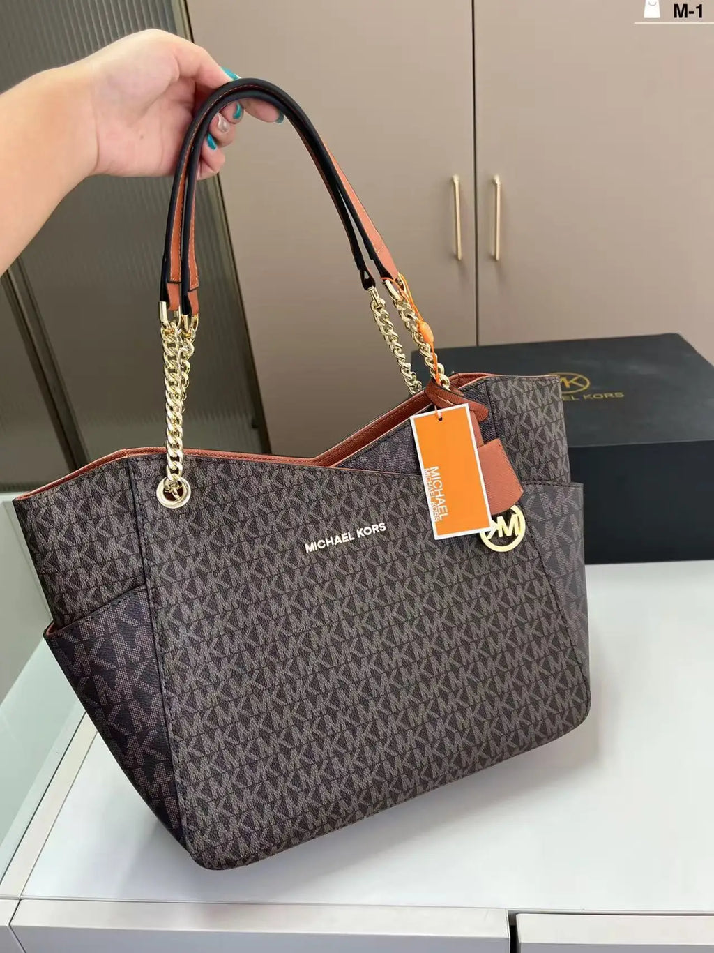 Brand new Michael Kors Jet Set classic high-quality travel chic printed women's tote bag